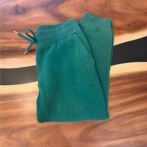 Rich evergreen Lululemon joggers size 8